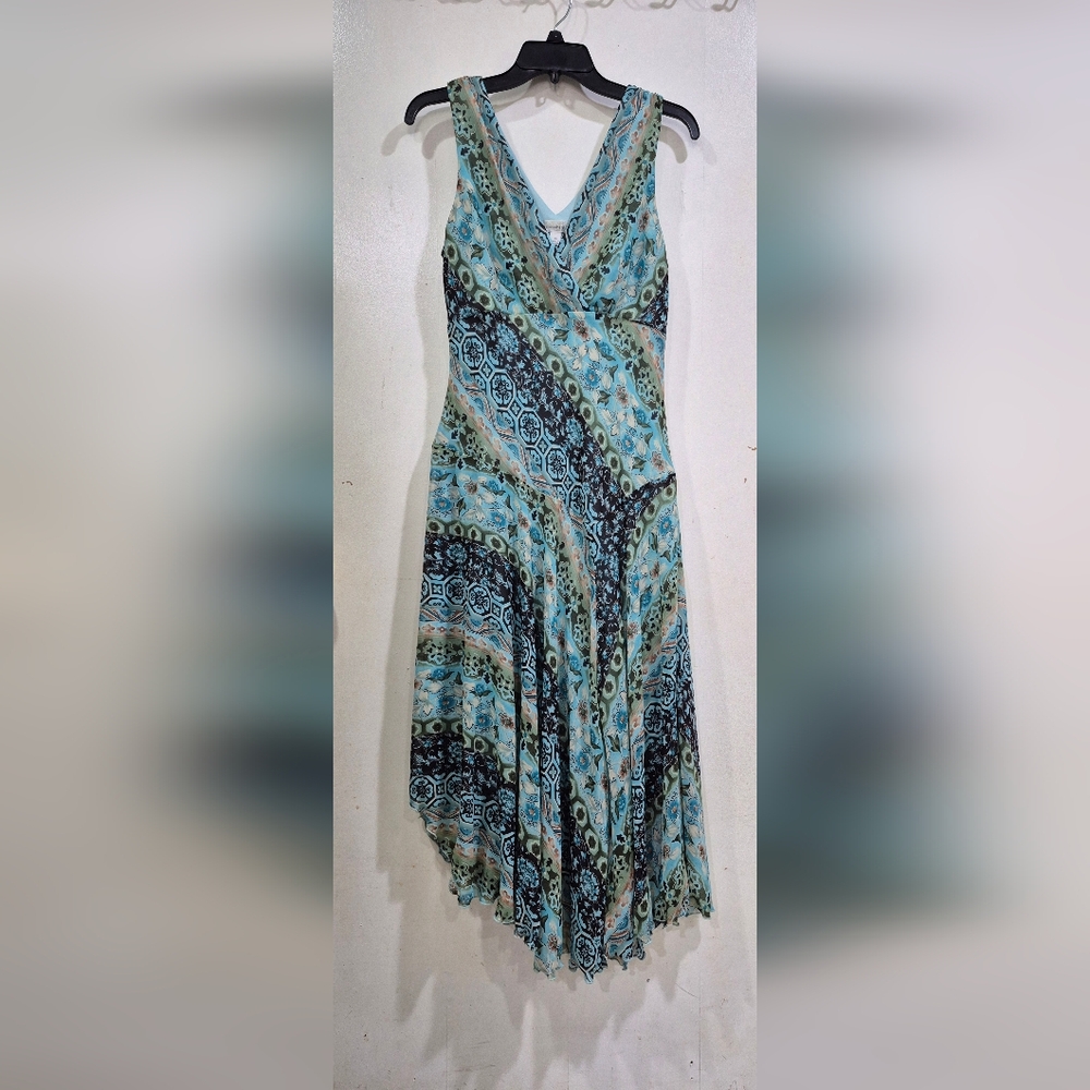 Floral V-Neck Sleeveless Dress